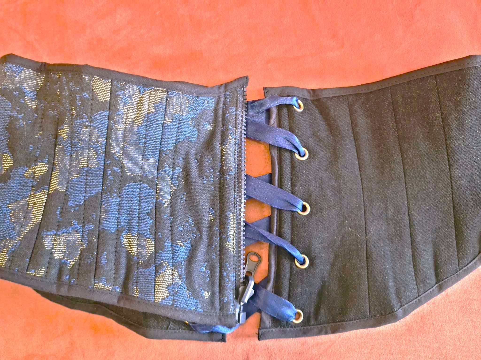 Serre-taille bleu et argenté – Image 2