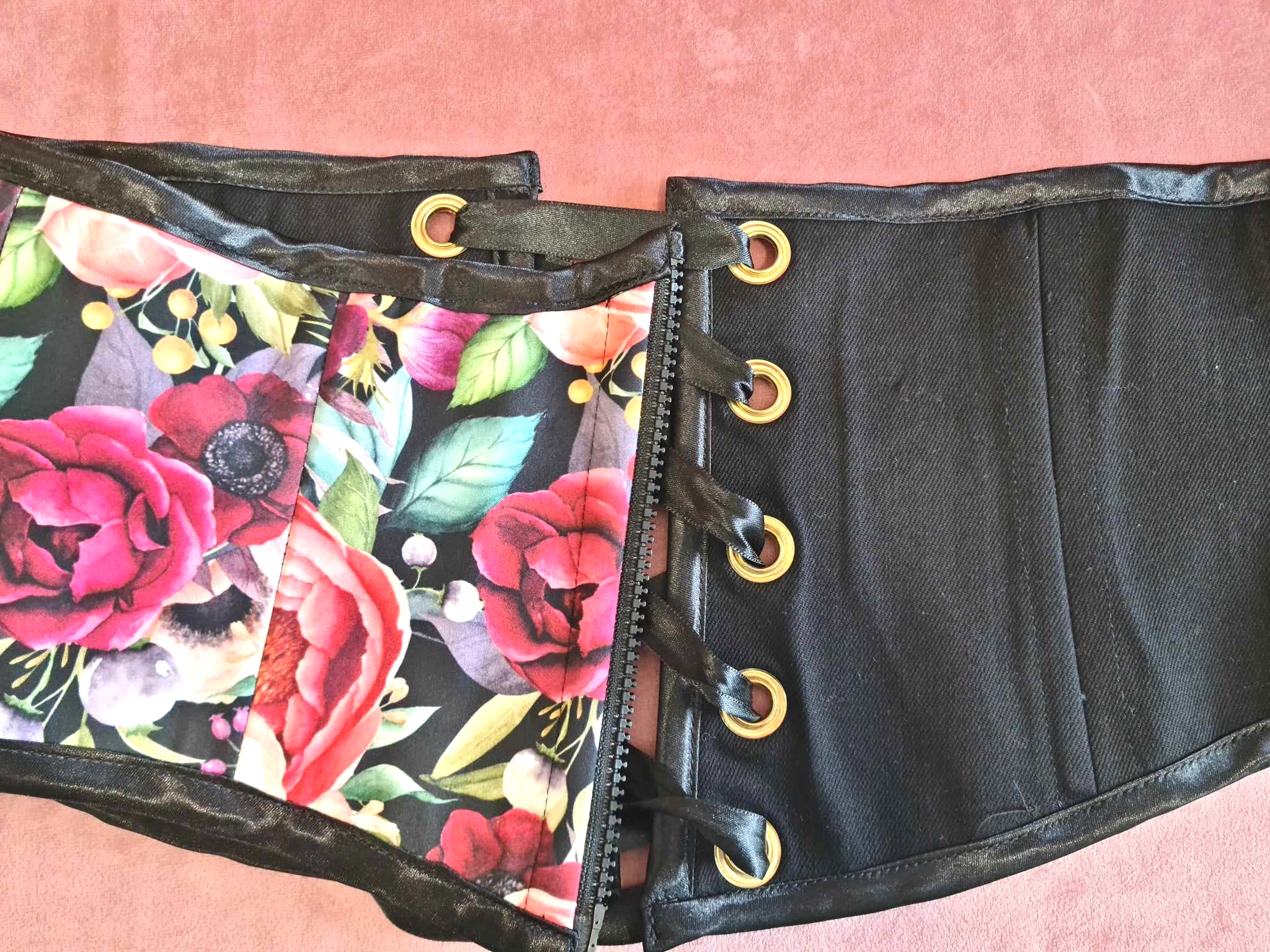 Serre-taille pivoine noir – Image 3