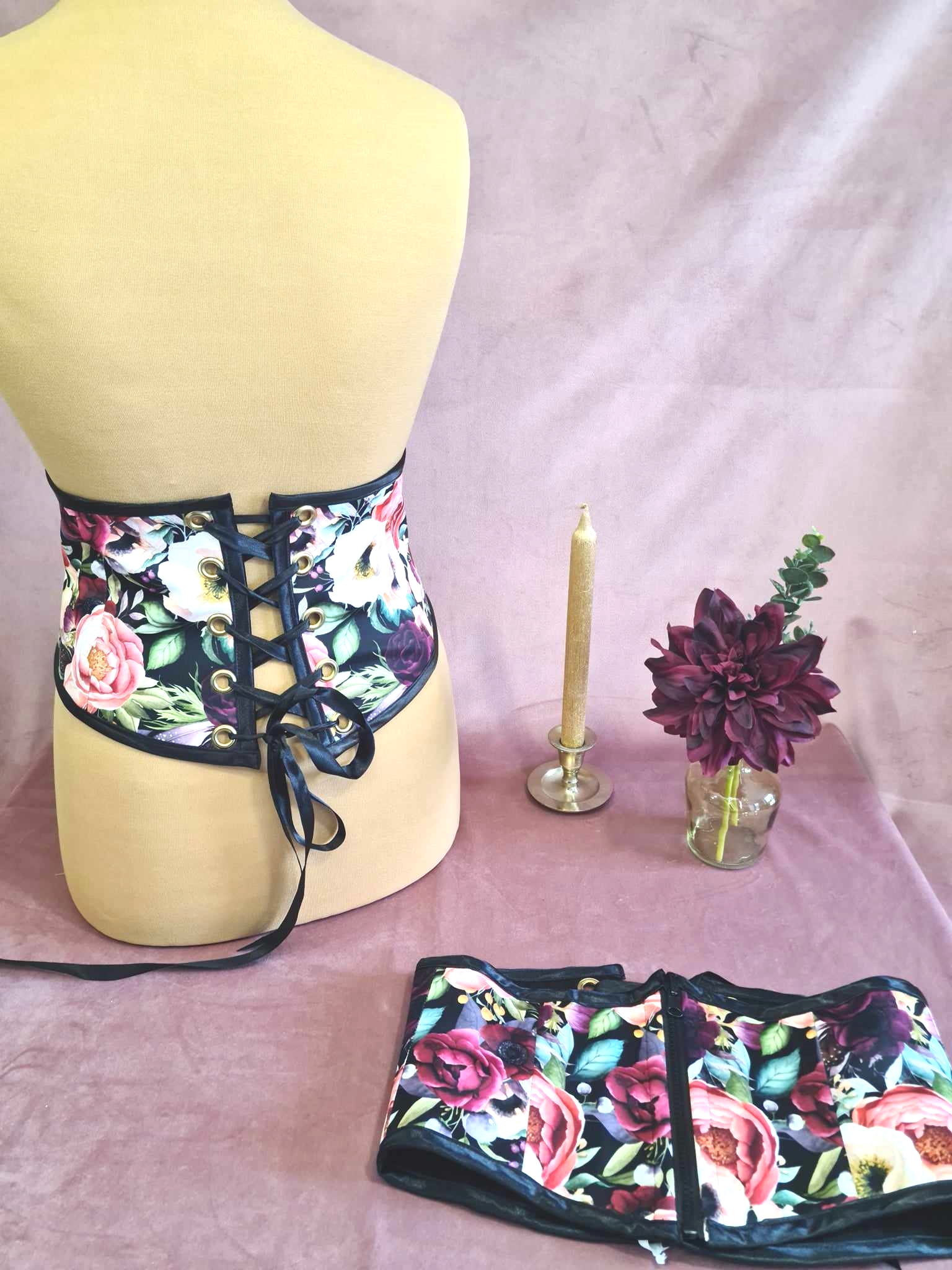 Serre-taille pivoine noir